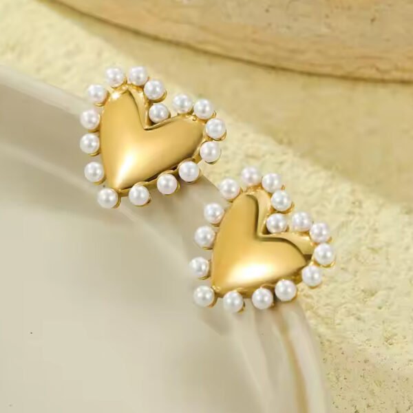 Classic Style Heart Shape with pearl 18K Gold Plated Ear Stud