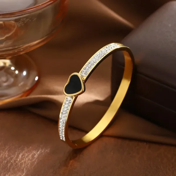 Elegant Classic Style Heart Shape with Zircon 18K Gold Plated Bangle