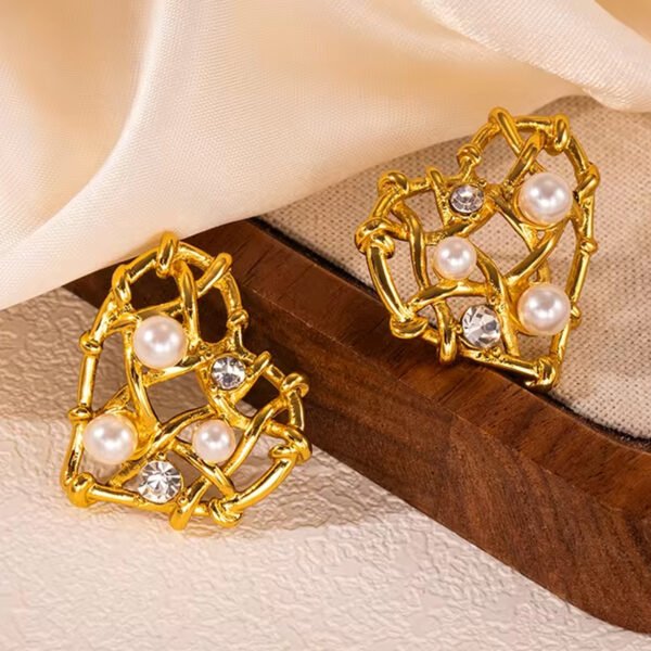 Vaccation Classic Style Heart Shape with pearl 18K Gold Plated Ear Stud