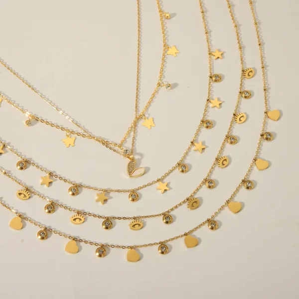 Casual Vintage Style Heart and Zircon Pendant Necklace