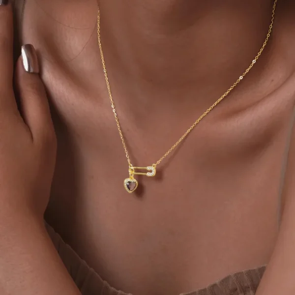 Modern Style Shiny Paper Clip Heart Pattern 18K Gold Plated Necklace