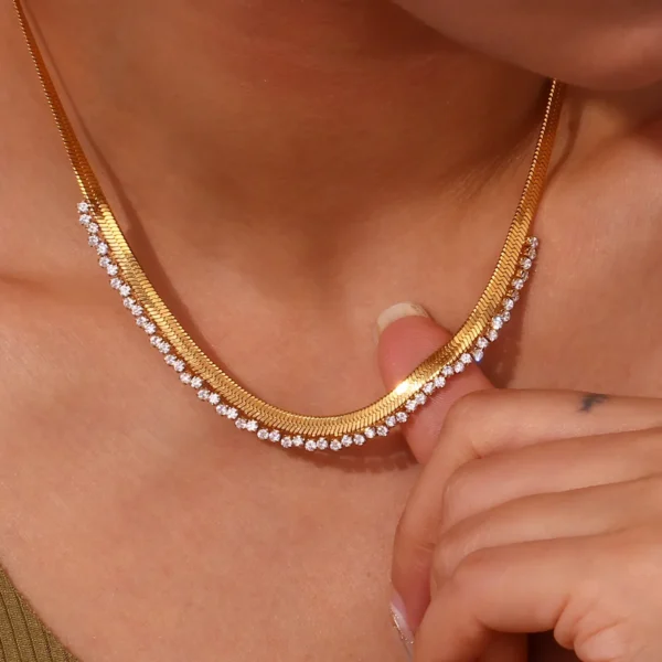 Gold plated elegant flat chain Non Tarnish Stainless Steel Necklace with stones