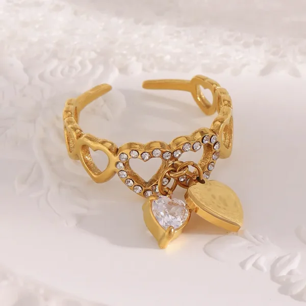 Retro Stainless Steel 18K Gold Plated Heart Shaped Ring